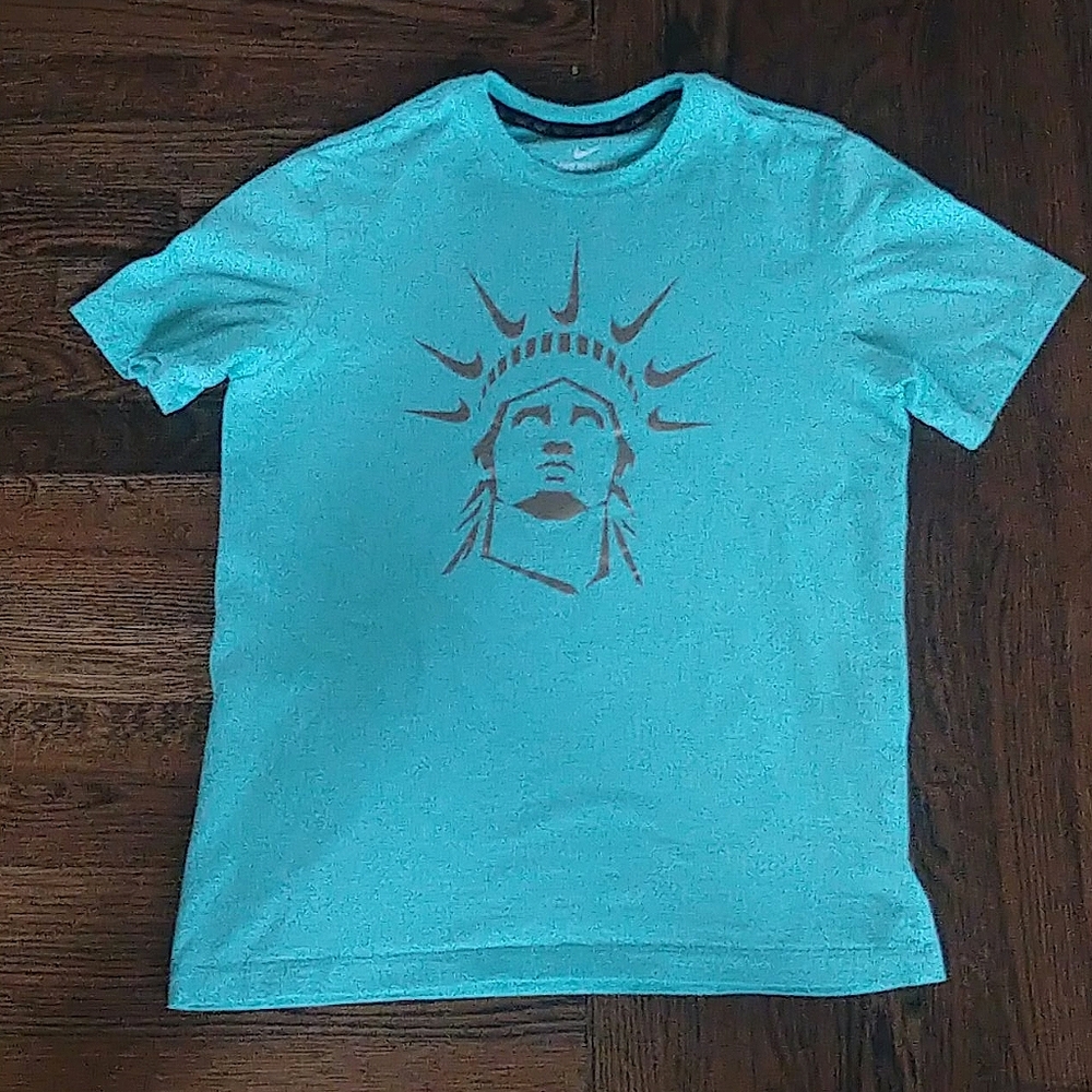 NIKE Limited Addition NYC Liberty Tee Shirt